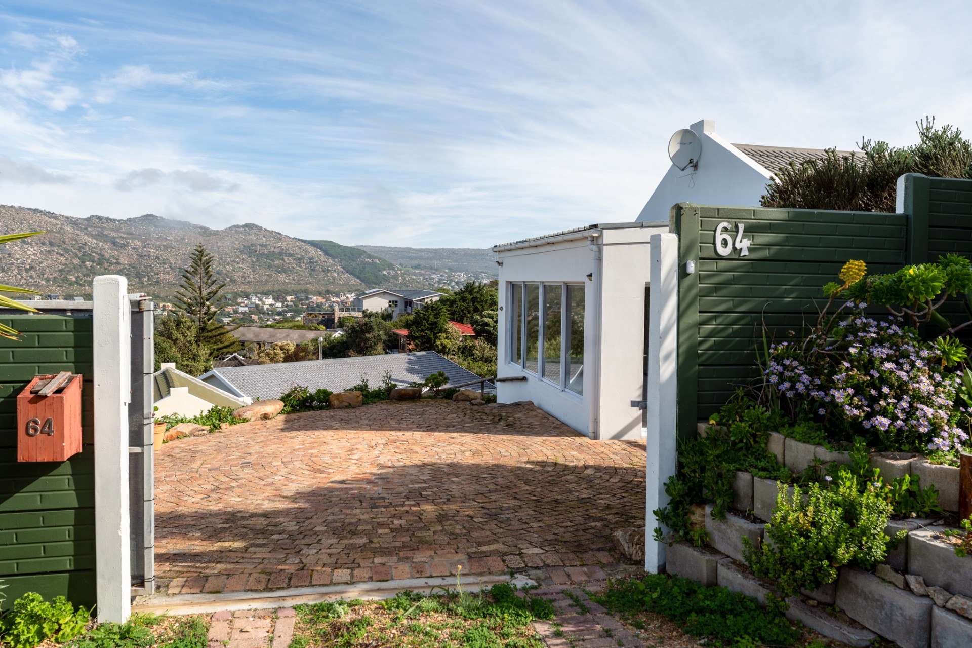 Charming Cottage To Rent in Glencairn Heights, Simons Town 5