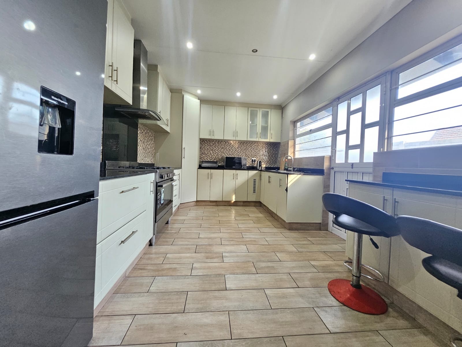 House for sale in Amanzimtoti, KwaZulu Natal, 2850 m²