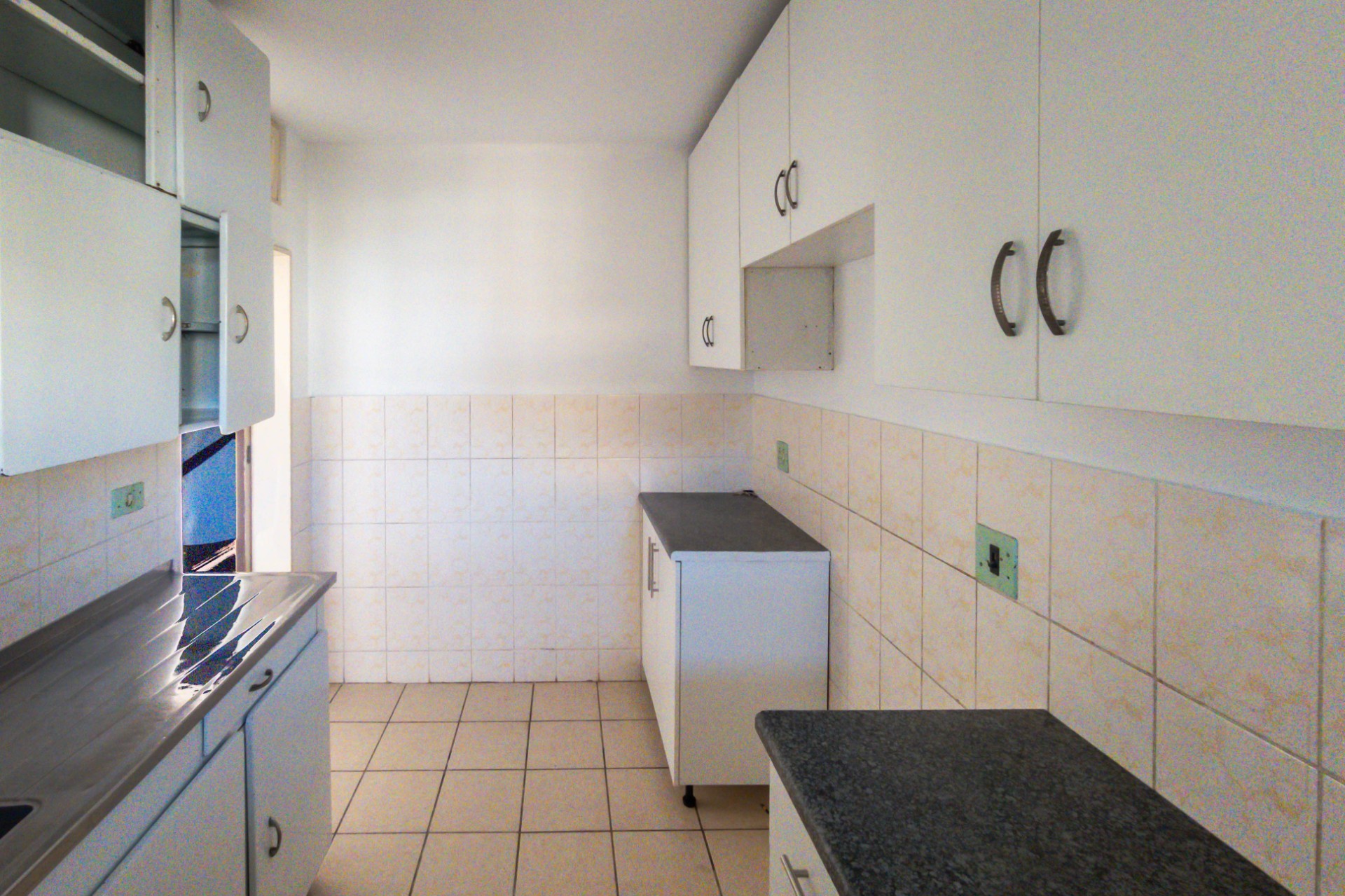 Apartment for sale in North Beach, Durban, KwaZulu Natal, 66 m²