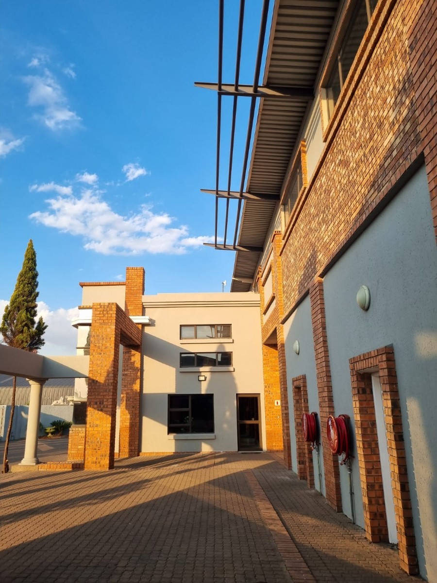 Premium Industrial Headquarters in SAE Business Park for Sale