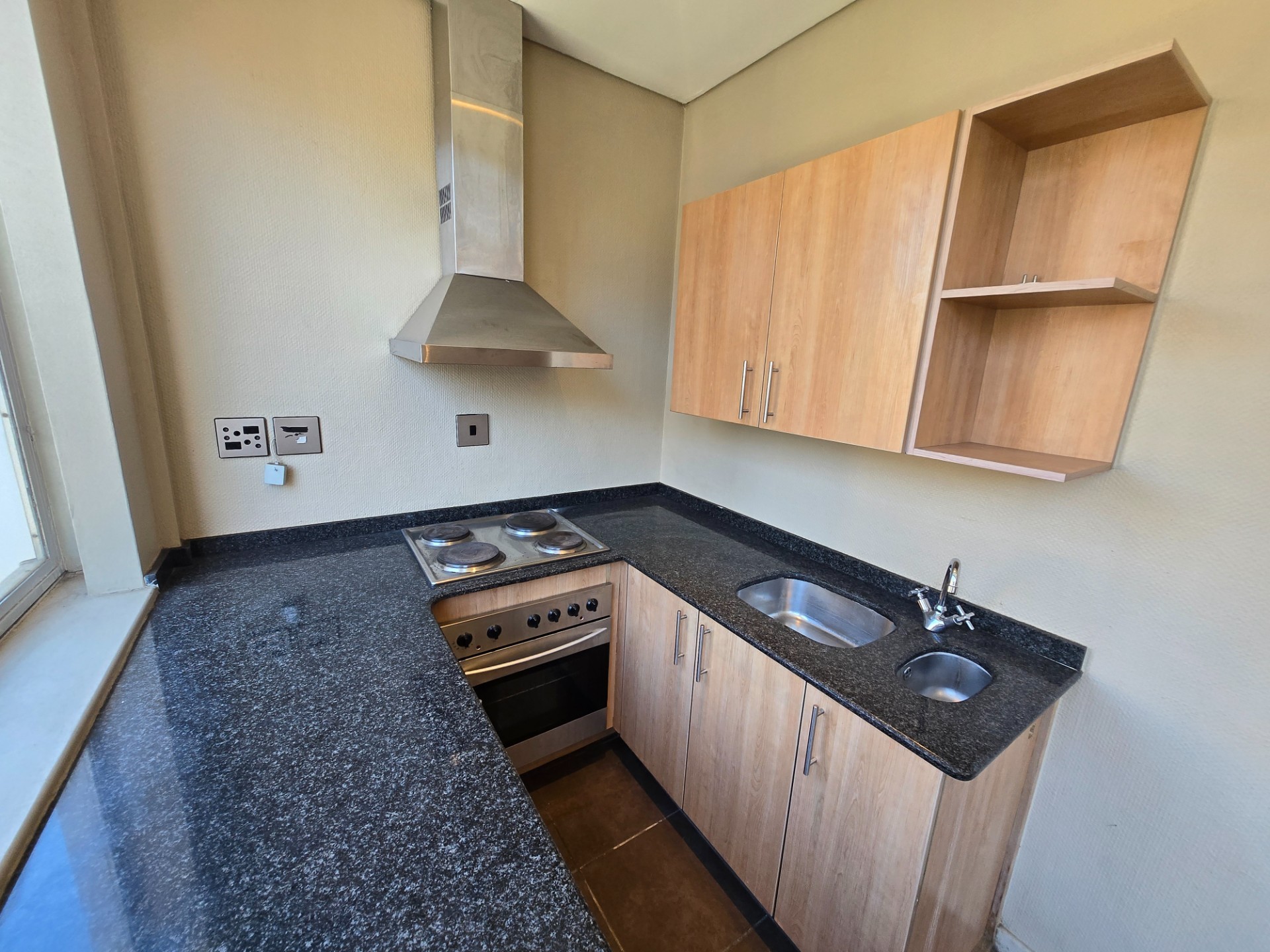 Studio Apartment for sale in Marshalltown, Johannesburg, 32 m²