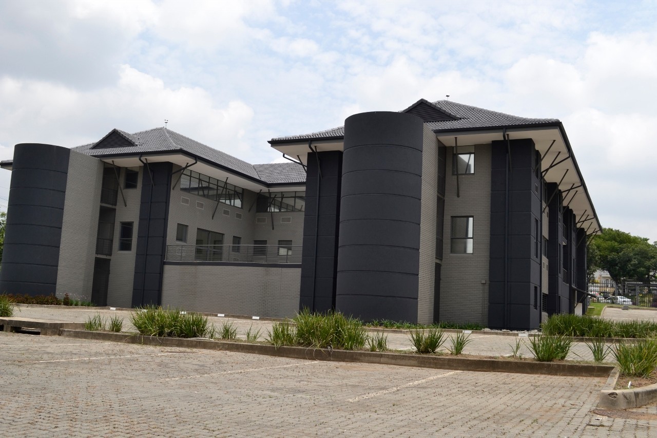 REFURBISHED, STAND ALONE, 3949 SQM OFFICE BUILDING, TO LIKE BRAND NEW, WAITING TO BE CONFIGURED FOR