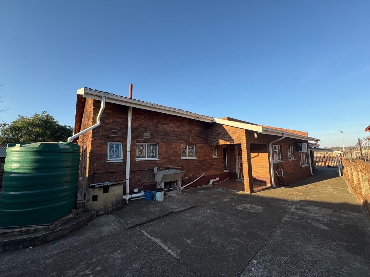 House for sale in Lennoxton, Newcastle, KwaZulu Natal, 600 m²