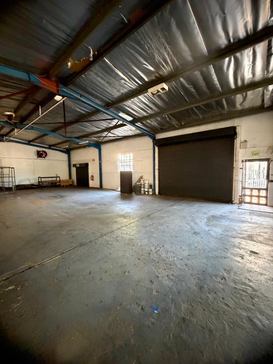 Warehouse for rent in Morningside, Durban, KwaZulu Natal, 420 m²