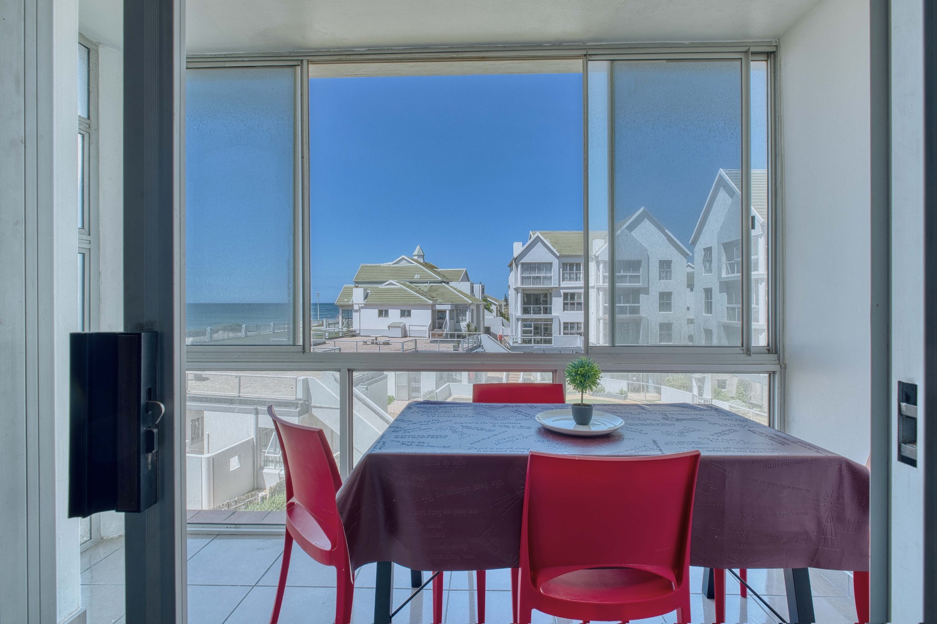 Apartment for sale in Summerstrand, Port Elizabeth, 78 m²