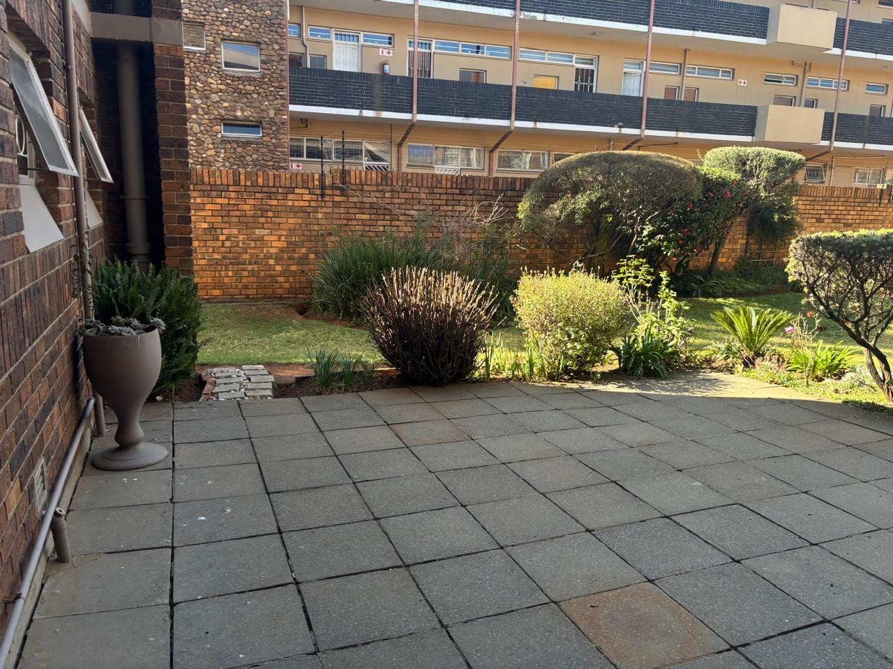 Apartment for sale in Three Rivers, Vereeniging, 114 m²
