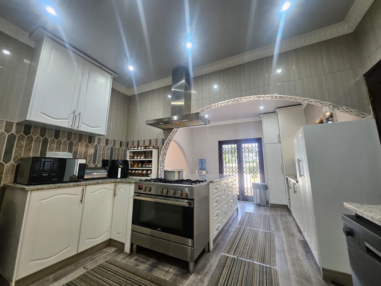 Townhouse for sale in Amanzimtoti, KwaZulu Natal, 405 m²