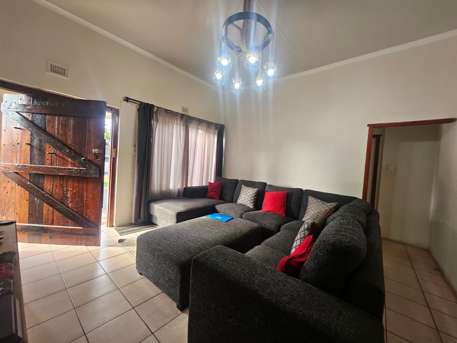 Townhouse for sale in Amanzimtoti, KwaZulu Natal, 405 m²