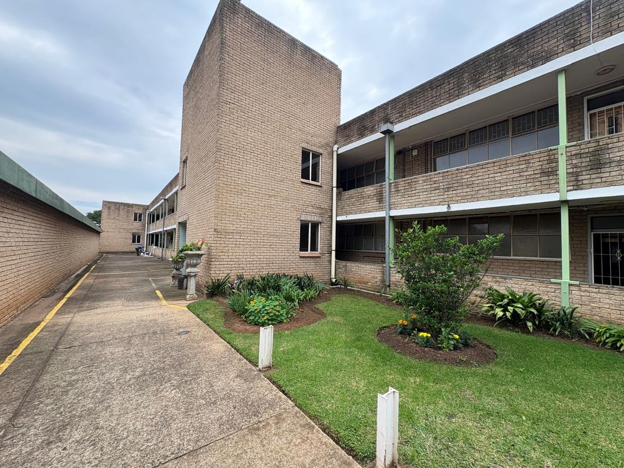 Apartment for sale in Pioneer Park, Newcastle, KwaZulu Natal, 94 m²