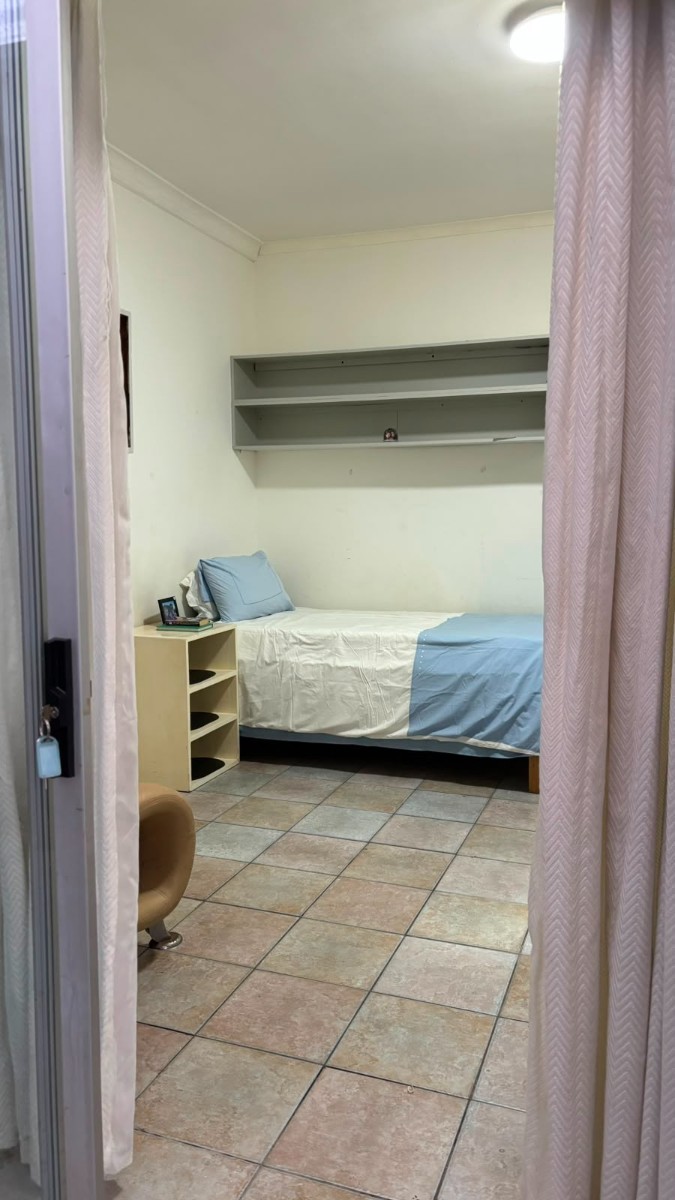 Room To Rent in Zonnebloem Cape Town