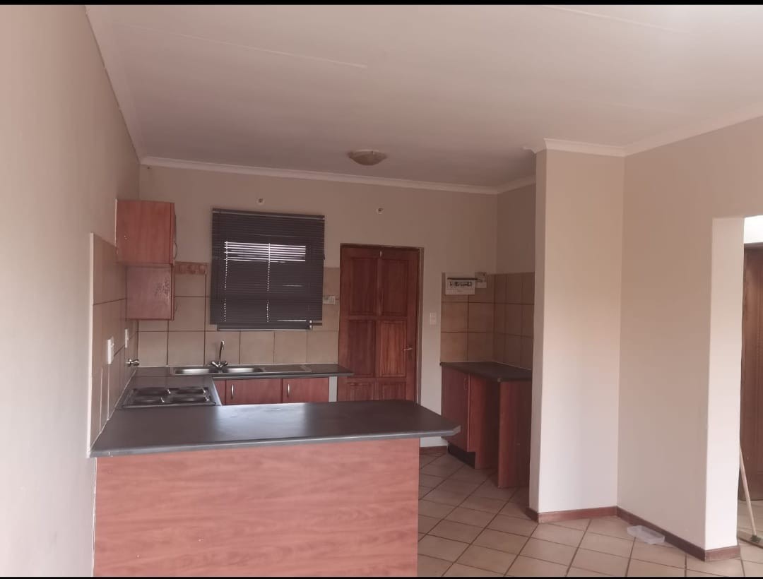 Apartment For Sale in Florida, Roodepoort
