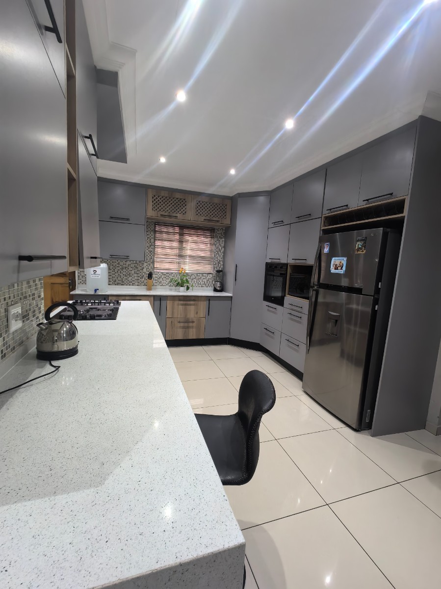 House for sale in Aerorand, Middelburg