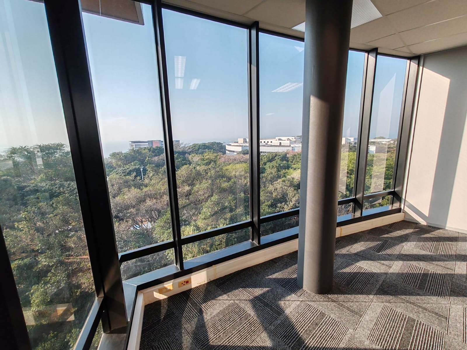 Office for sale in Umhlanga Ridge, Umhlanga, KwaZulu Natal, 238 m²