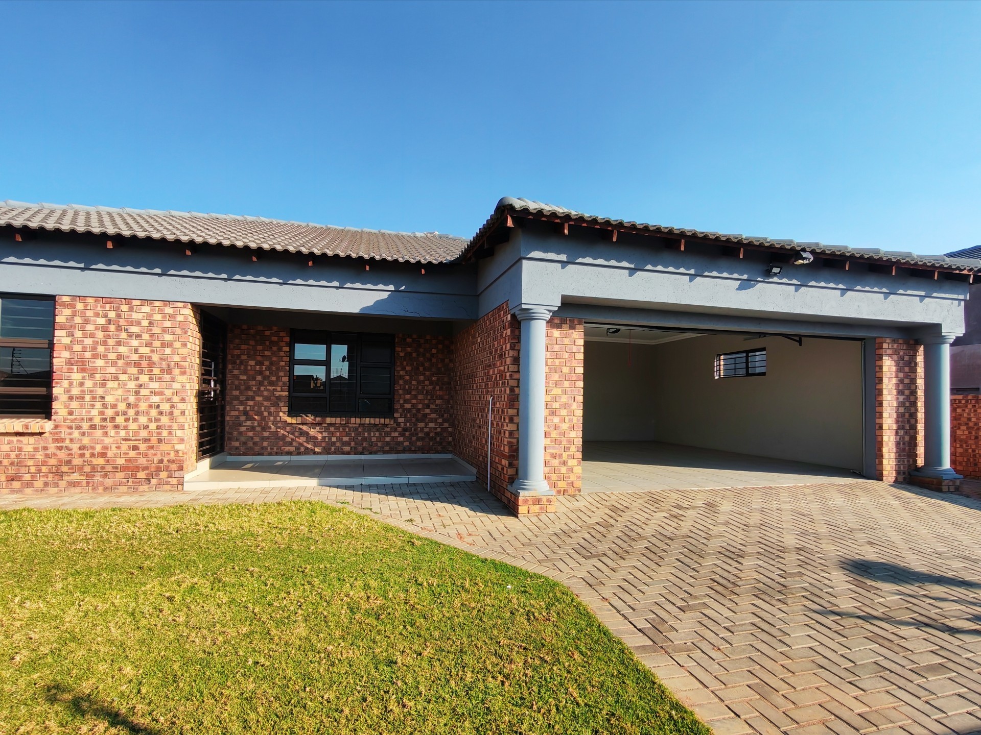 House for sale in Aerorand, Middelburg