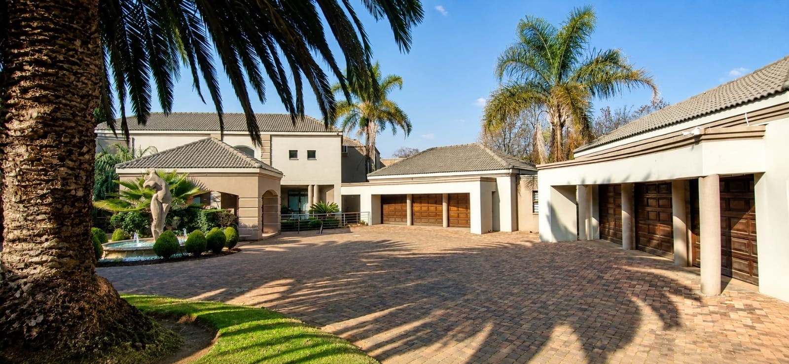 A Masterpiece of Contemporary Luxury!!