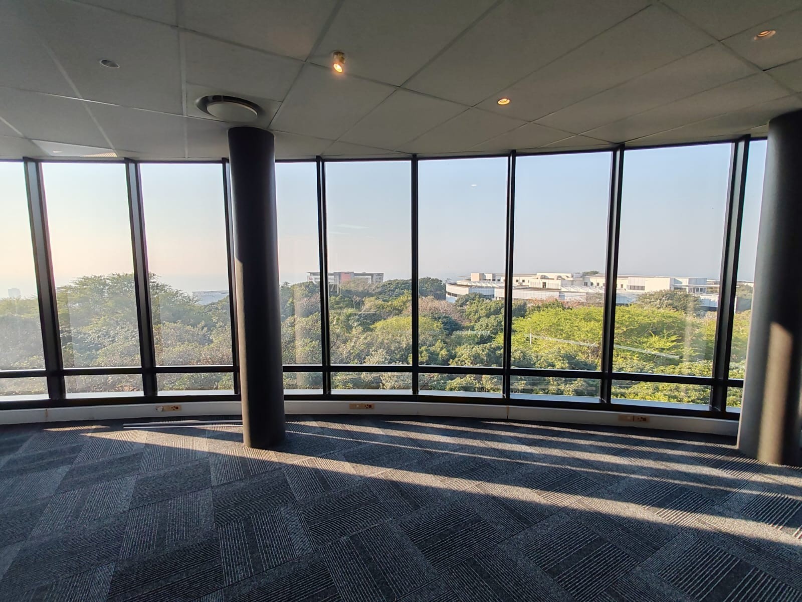 Office for rent in Umhlanga, KwaZulu Natal, 238 m²