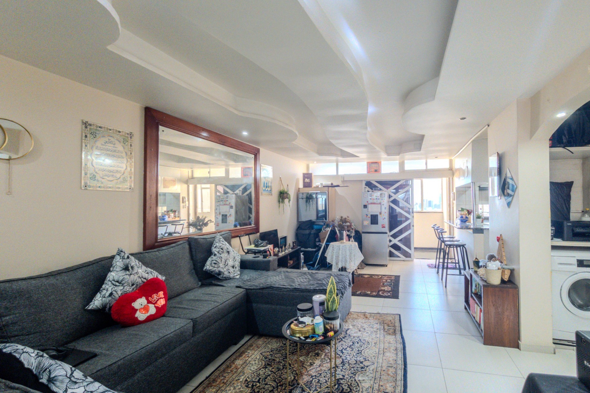 2 Bed 2 Bath Coastal Unit with Pool in North Beach