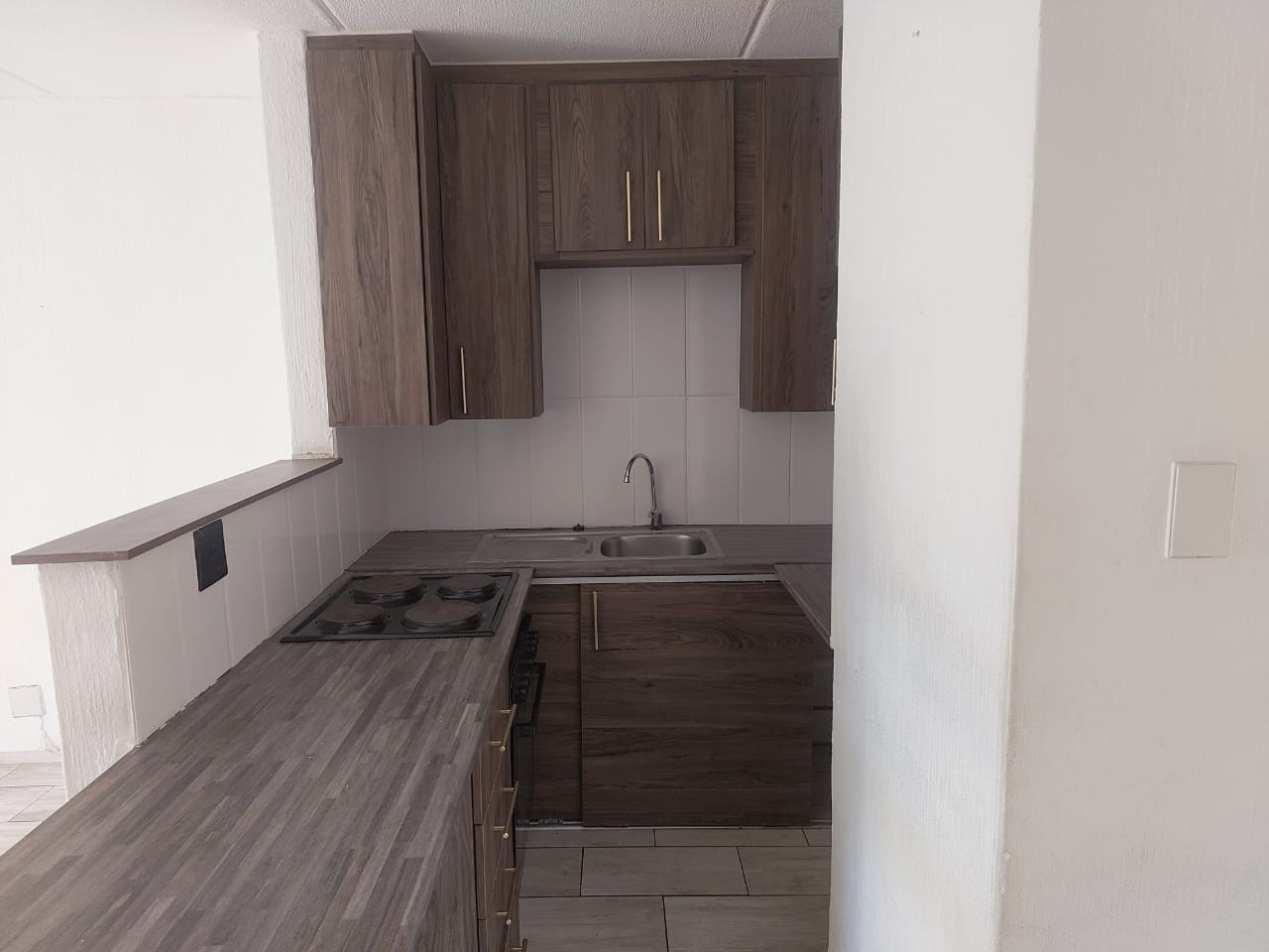 Apartment for sale in Bryanston West, Sandton, 62 m²