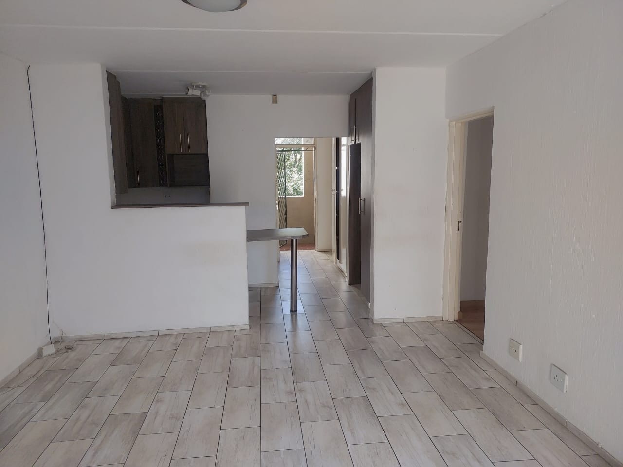 Apartment for sale in Bryanston West, Sandton, 62 m²