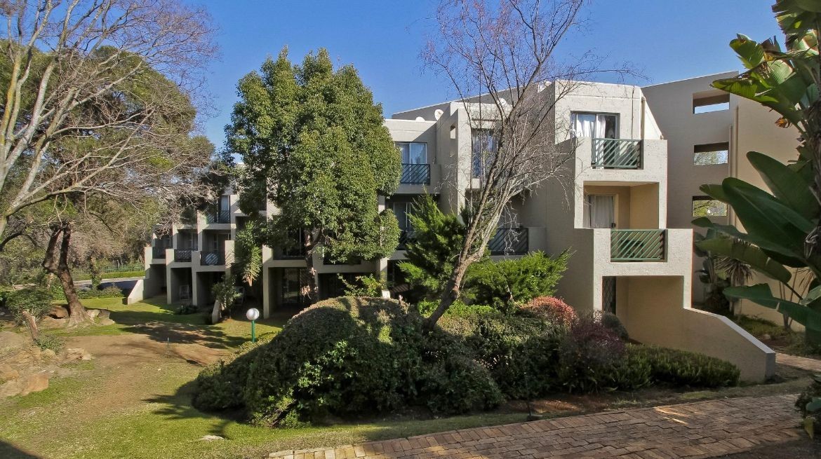 Apartment for sale in Bryanston West, Sandton, 62 m²