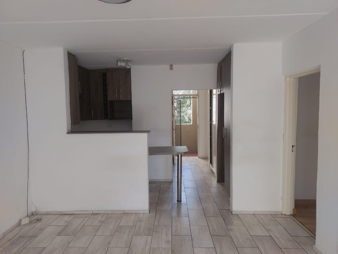 Apartment for sale in Bryanston West, Sandton, 62 m²
