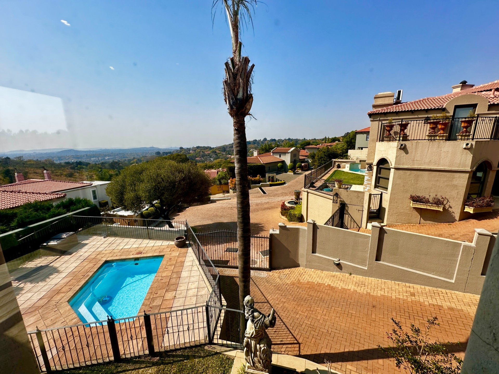 House for sale in Waterkloof Ridge, Pretoria, 370 m²