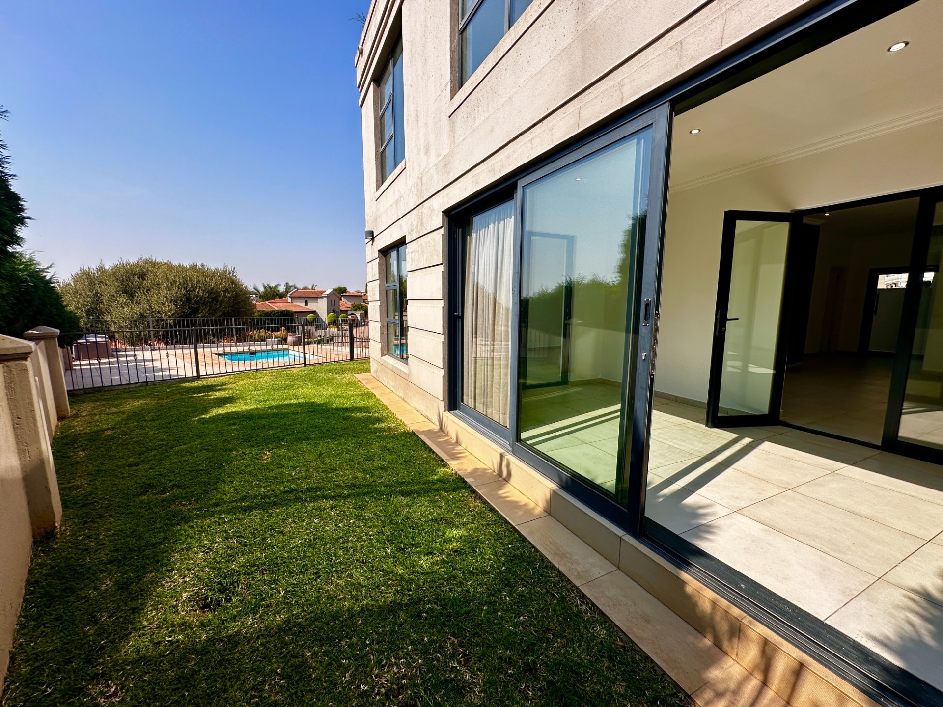House for sale in Waterkloof Ridge, Pretoria, 370 m²