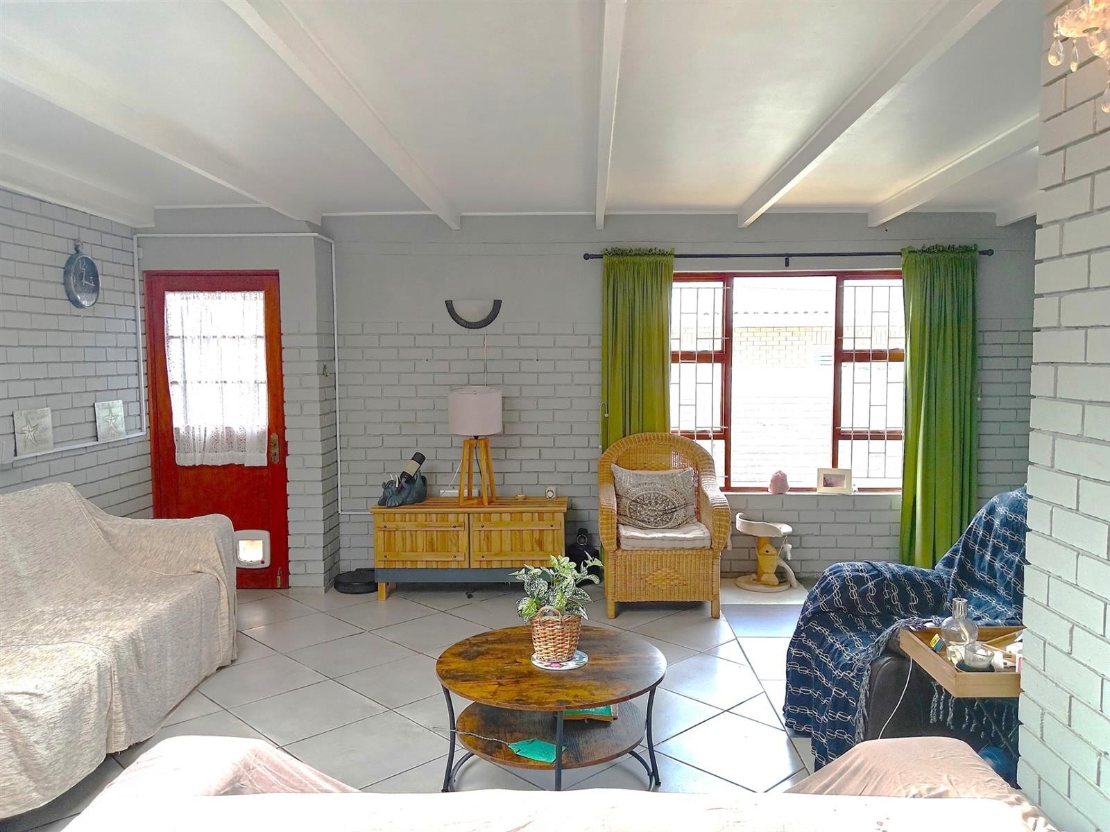 Peaceful Surroundings, Gorgeous Mountain Backdrop, Corner Stand, Coastal Residence