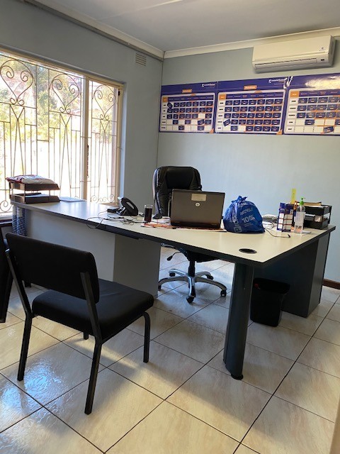 Industrial Property for rent in Riverhorse Valley, Durban, KwaZulu Natal, 1060 m²