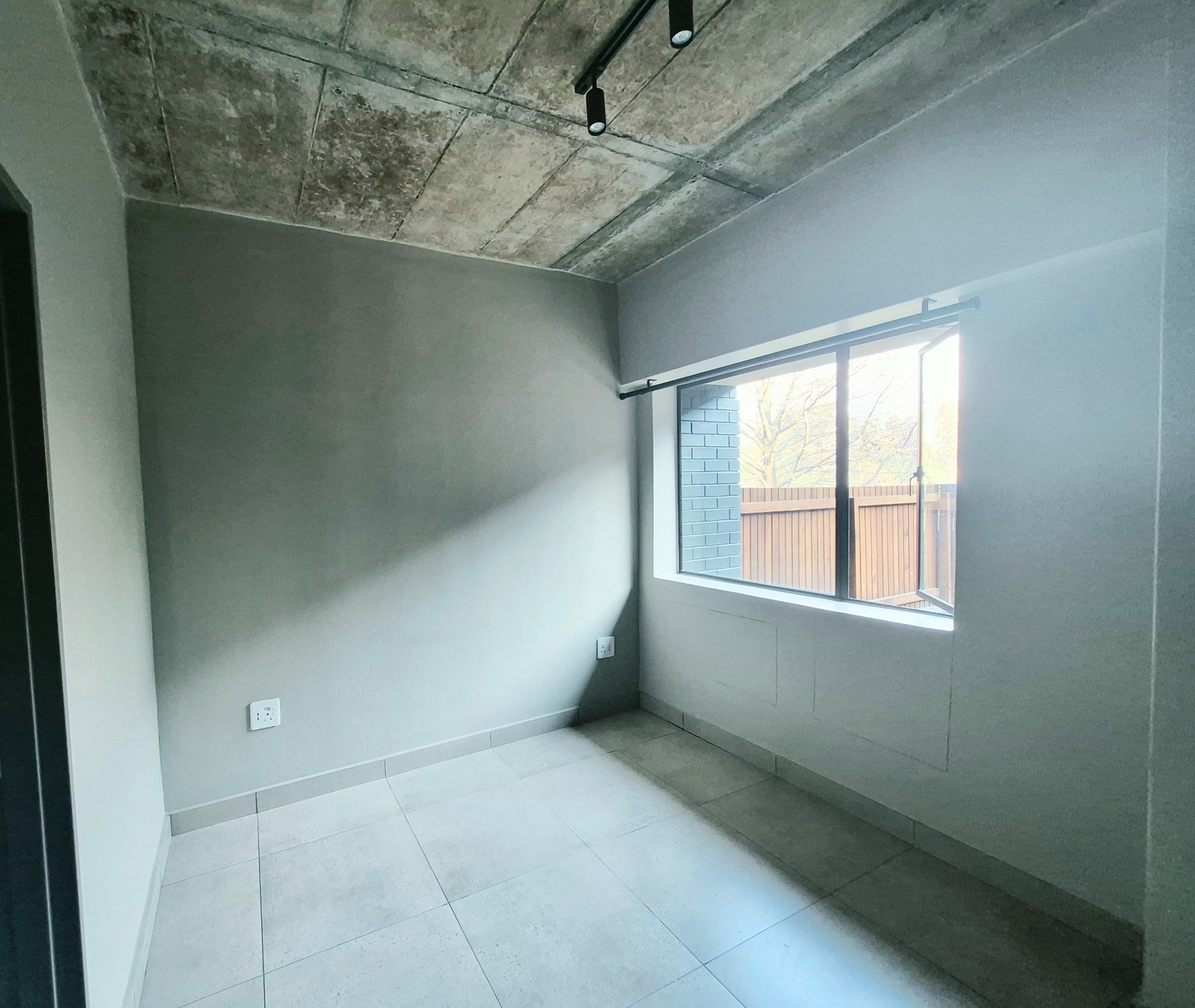 Apartment for rent in St Andrews, Bedfordview, 65 m²