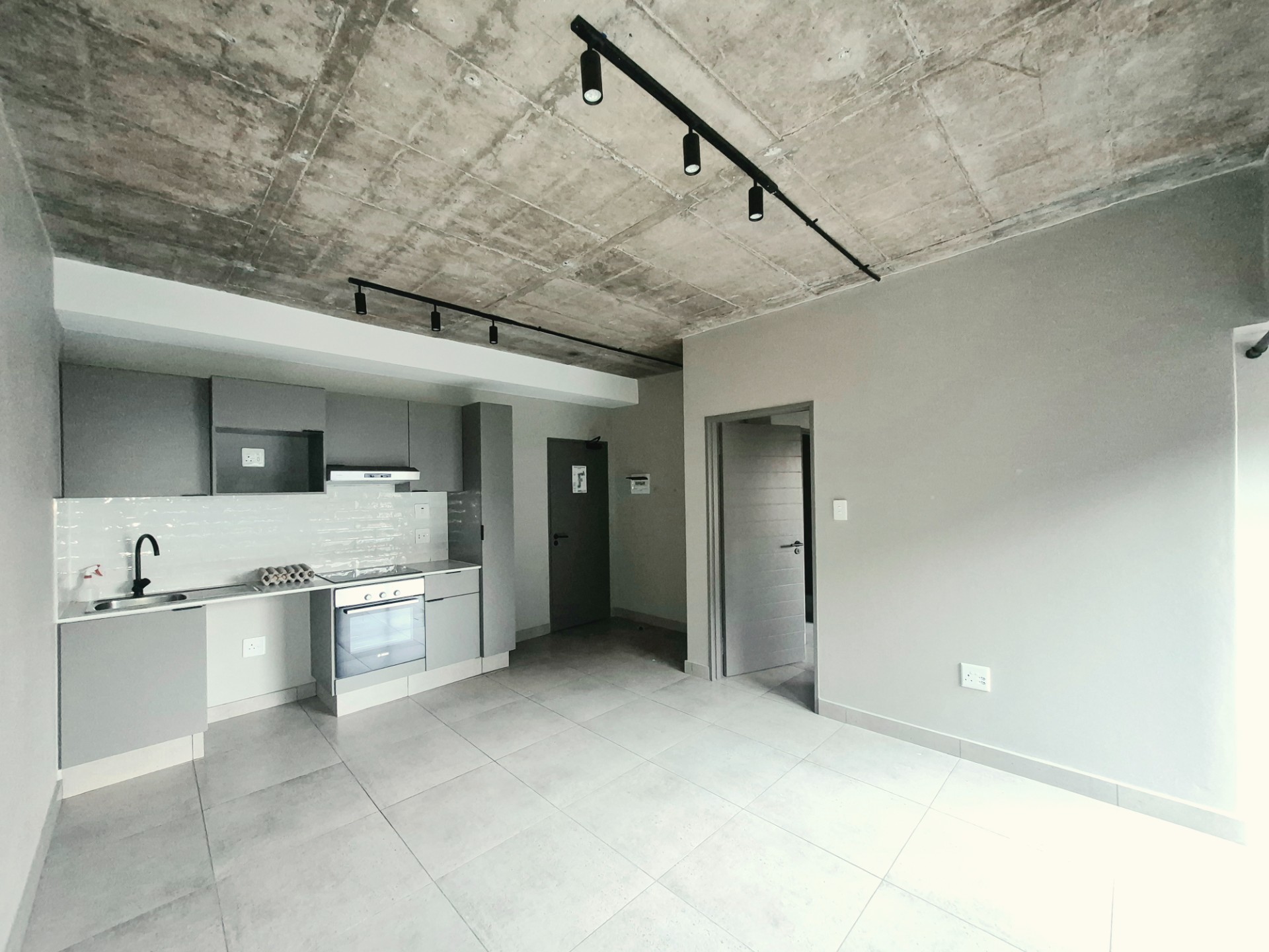 Apartment for rent in St Andrews, Bedfordview, 65 m²