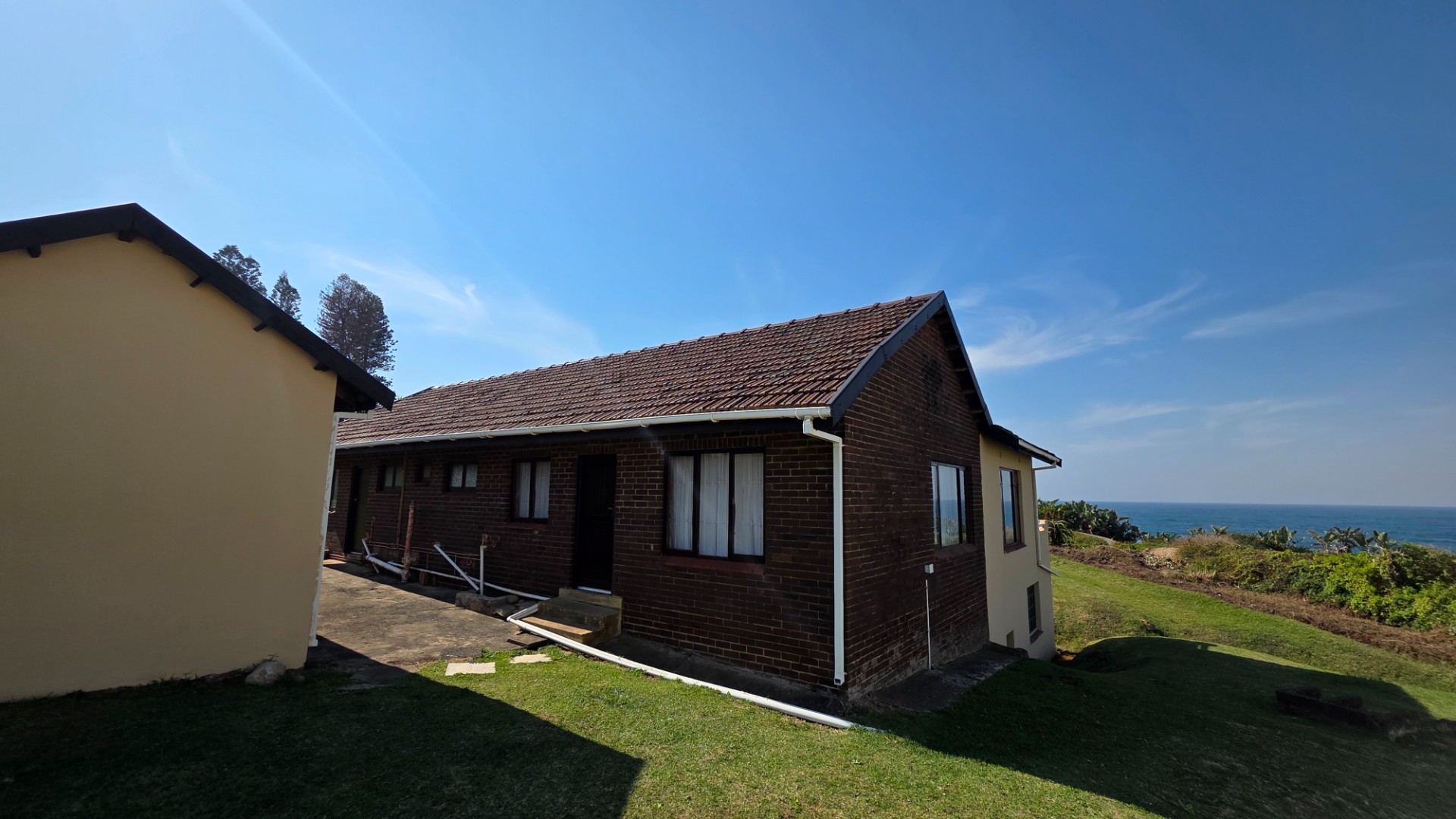4 Bedroom Beachfront home Leisure Bay, Port Edward, KwaZulu Natal