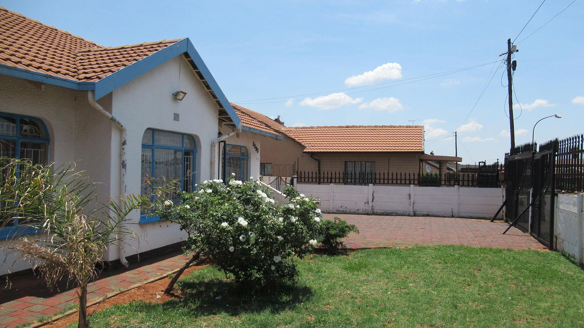 House for sale in Lenasia South, Johannesburg, 140 m²