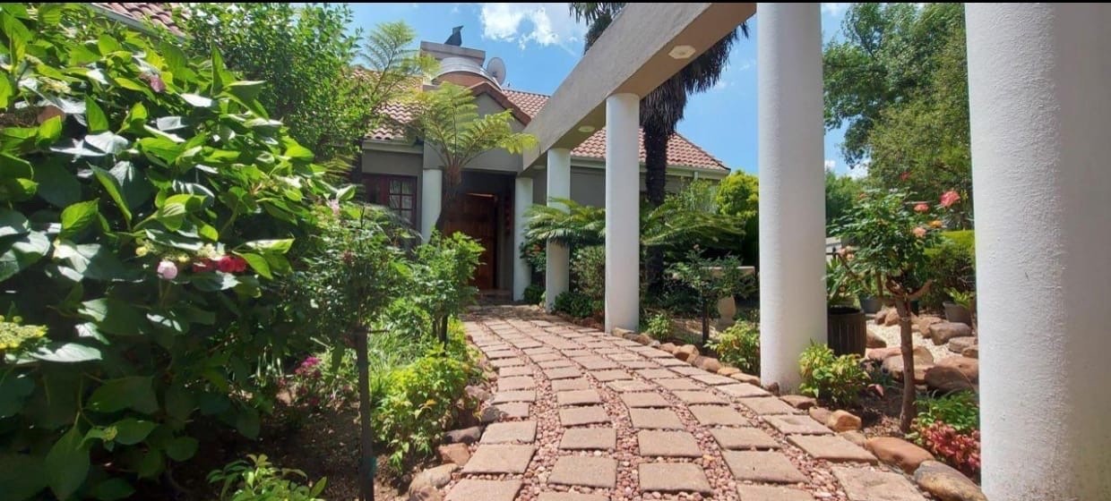 House for sale in Secunda, 1271 m²