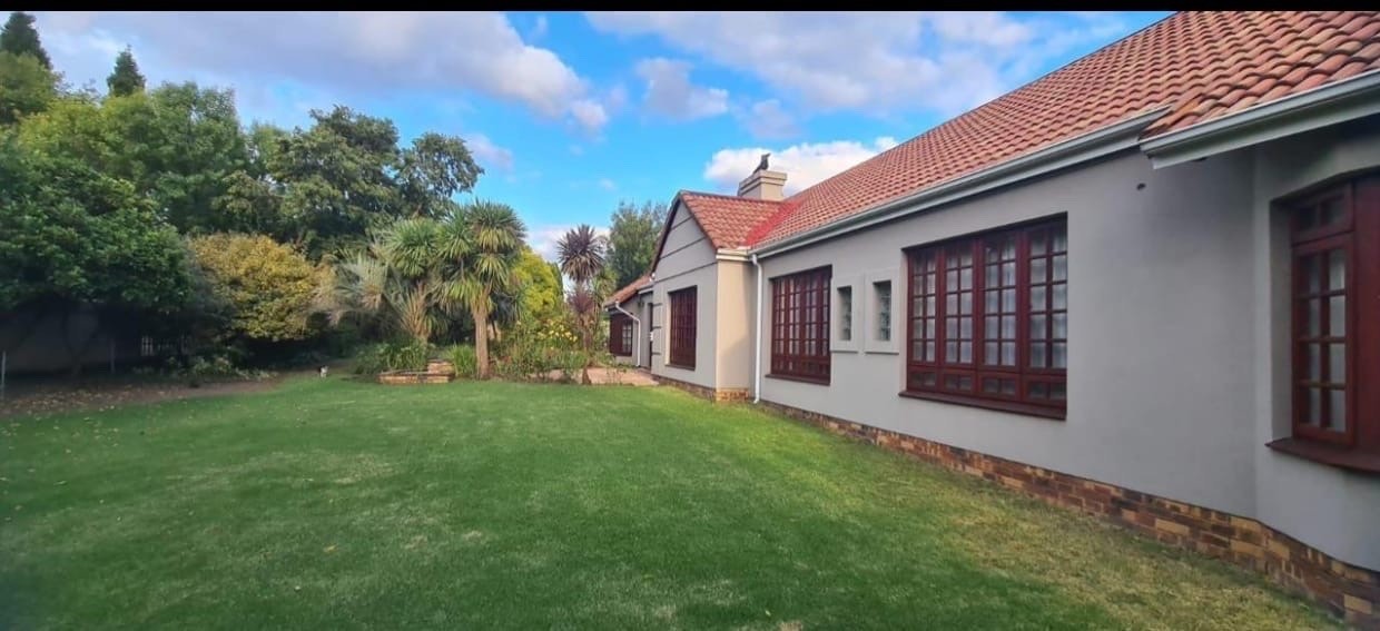 House for sale in Secunda, 1271 m²