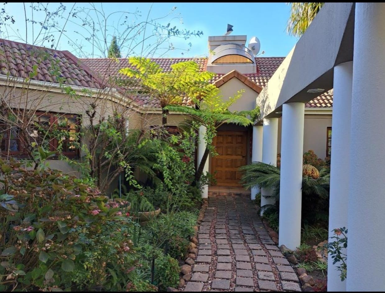 House for sale in Secunda, 1271 m²