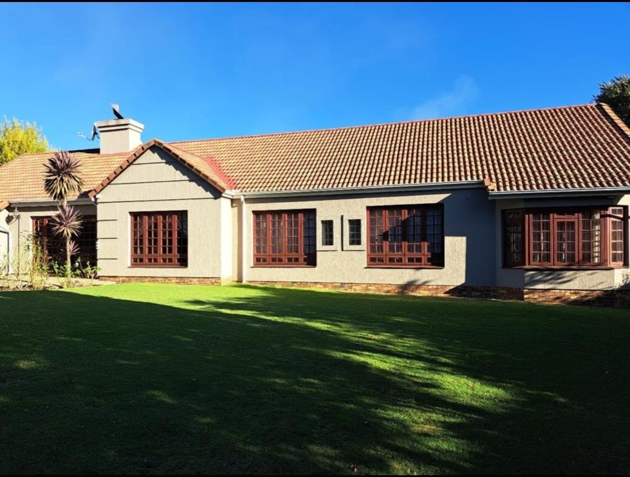 House for sale in Secunda, 1271 m²