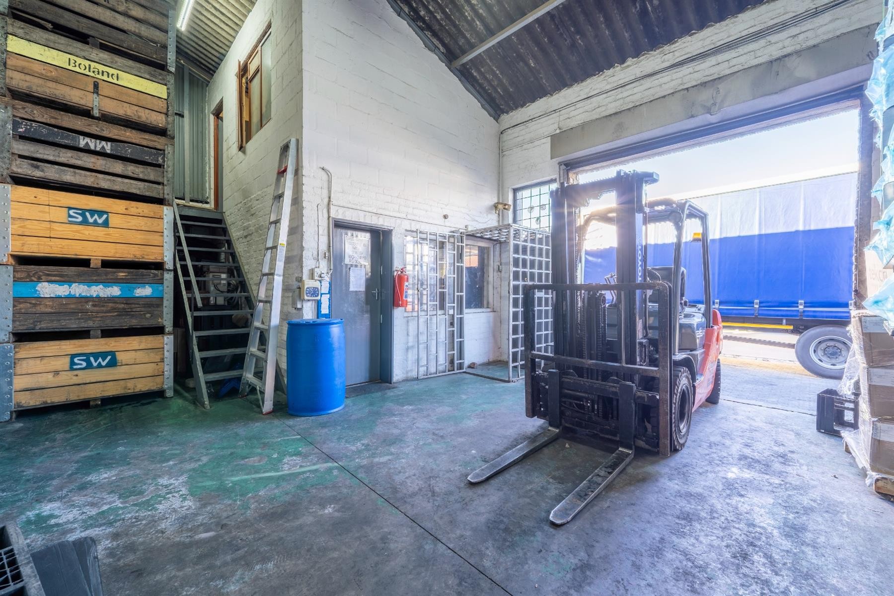 340m² Warehouse To Let in Dal Josafat, Paarl