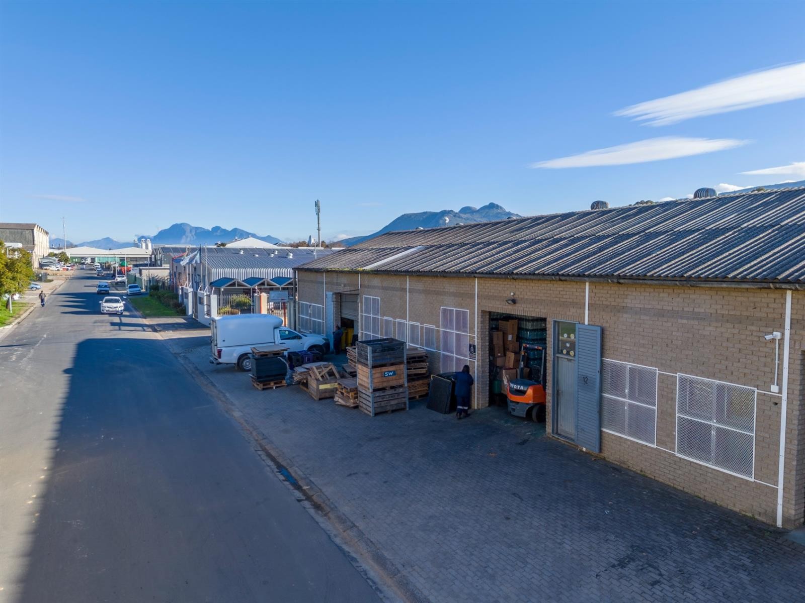 340m² Warehouse To Let in Dal Josafat, Paarl