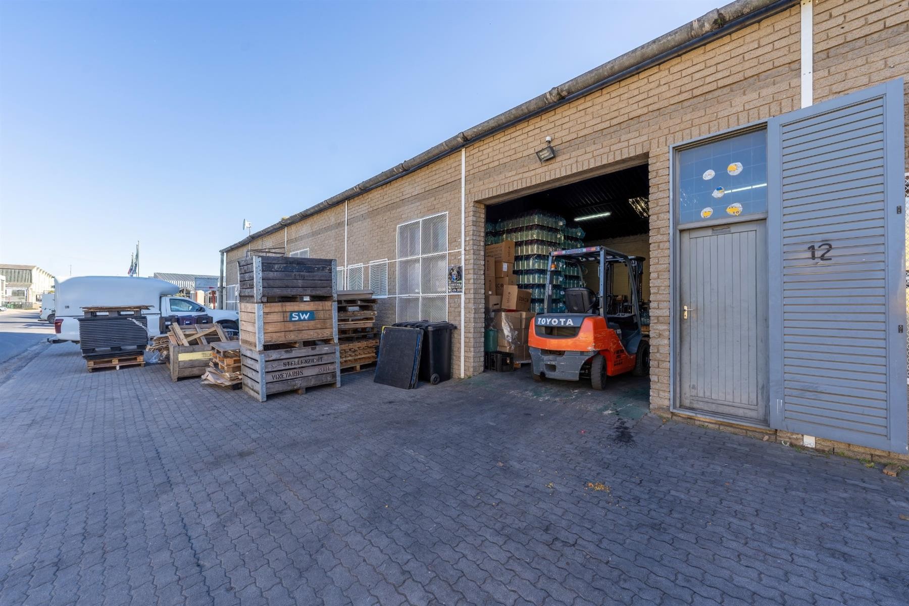 340m² Warehouse To Let in Dal Josafat, Paarl