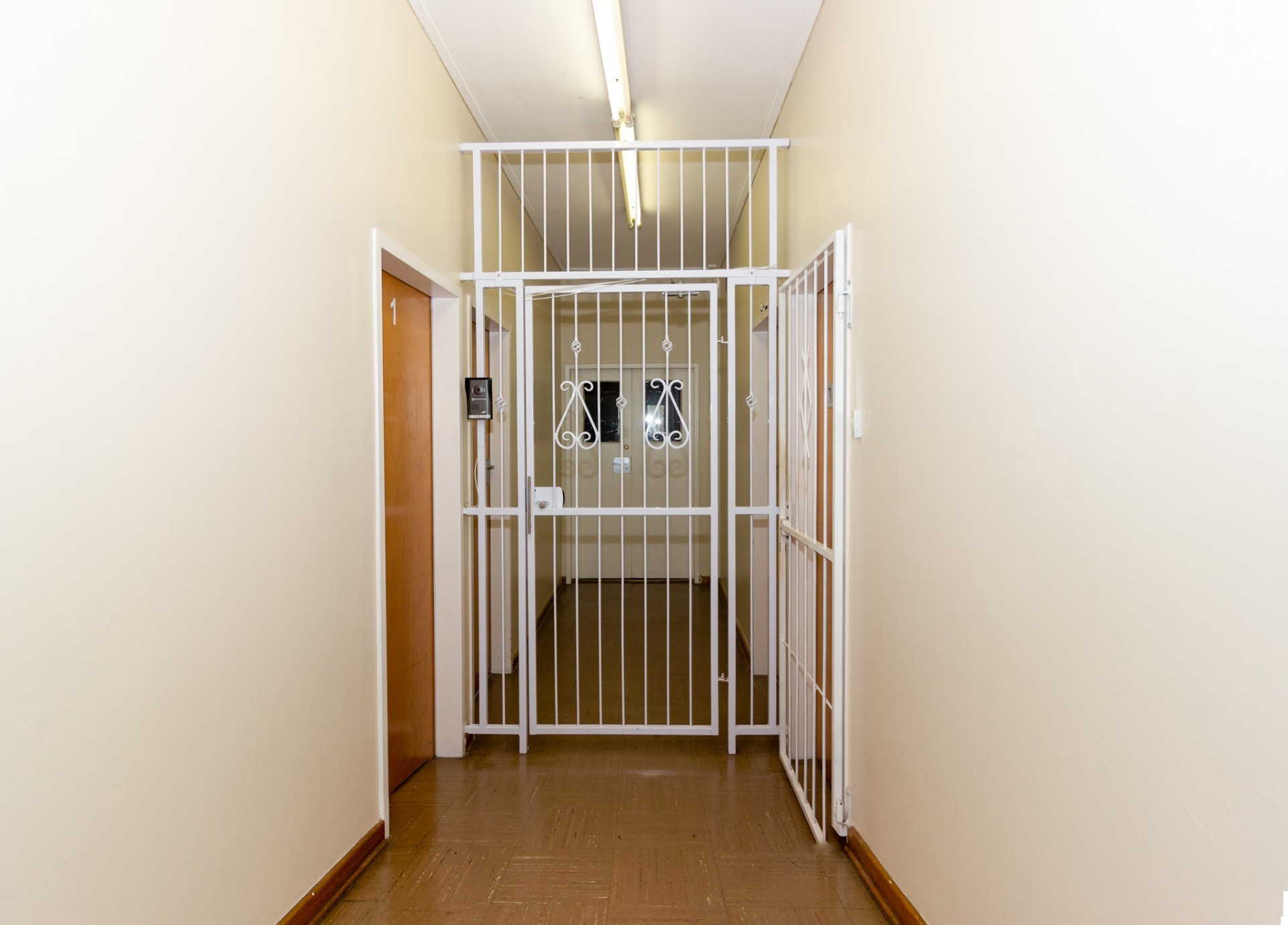 Compact First Floor Office to Let in Summerstrand | 30 sqm 3