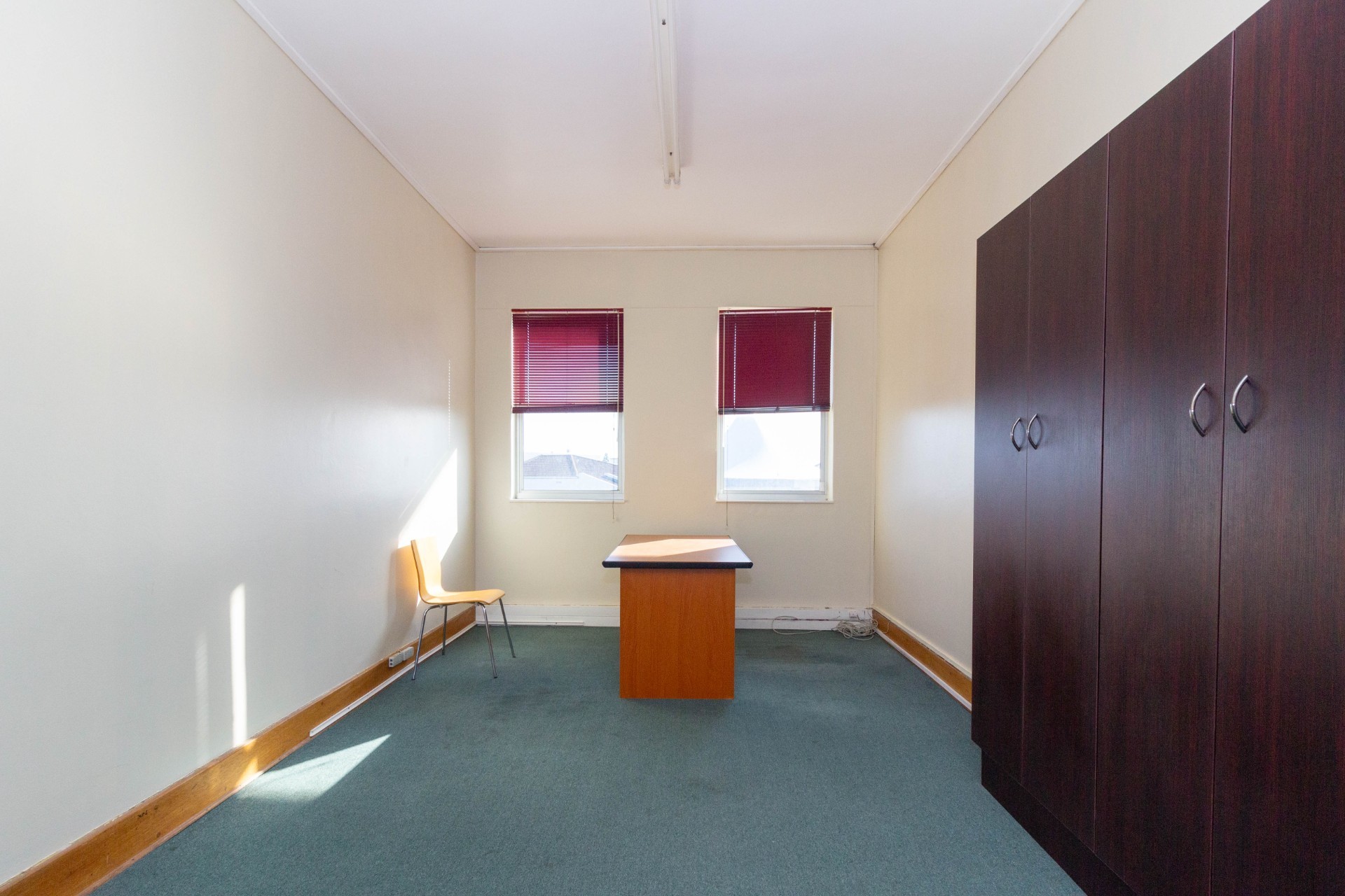 Compact First Floor Office to Let in Summerstrand | 30 sqm