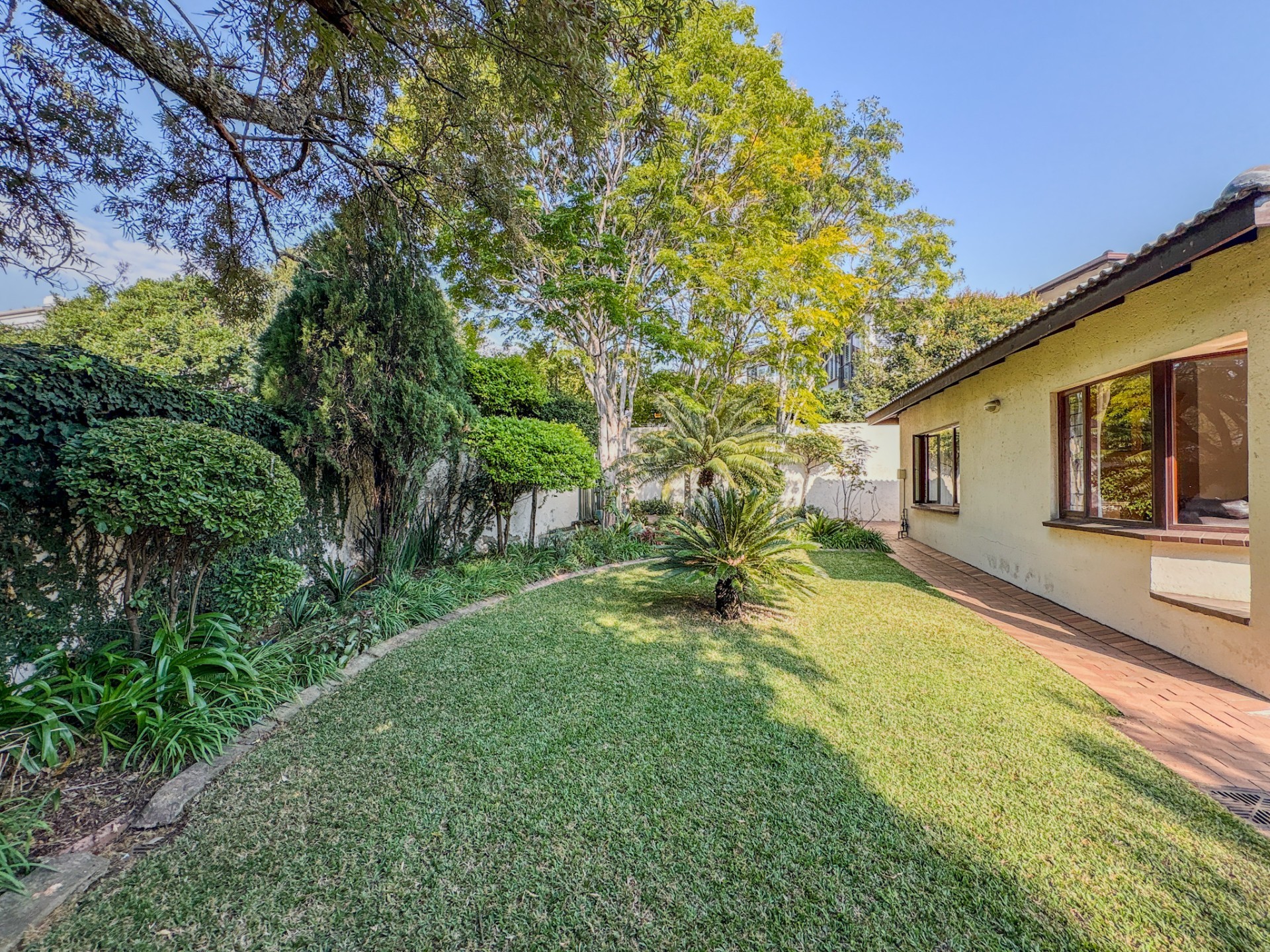 Cluster for rent in Bryanston, Sandton