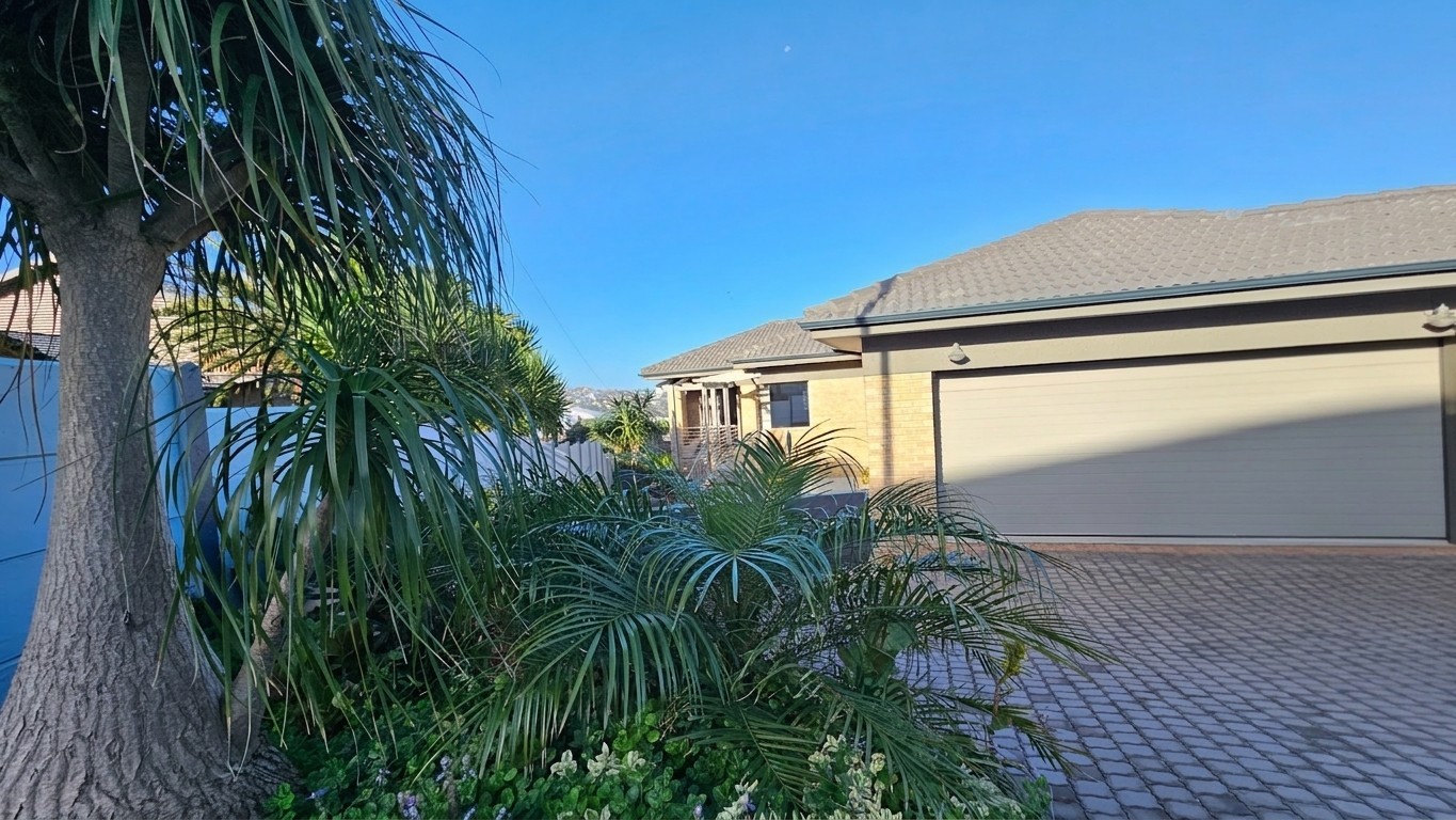 House For Sale in Dana Bay, Mossel Bay