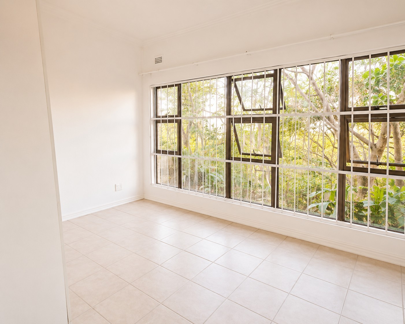 Spacious 2-Bedroom Reservoir Hills Outbuilding for Rent - R5,500 pm