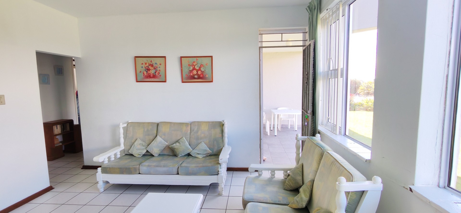Furnished Ground Floor Apartment For Sale in Uvongo Beach, Margate, KwaZulu Natal