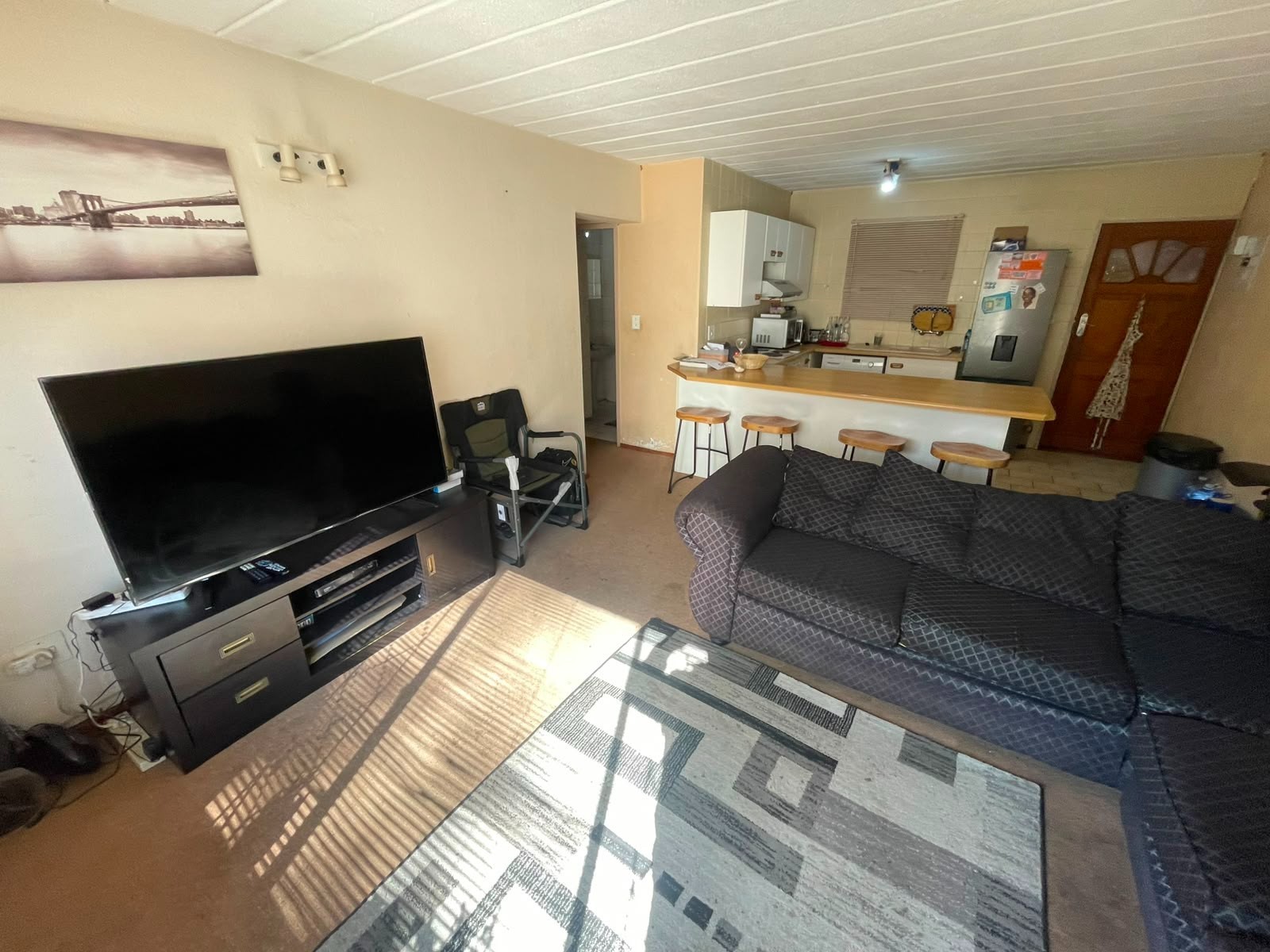 2 - bedroom,1- bathroom apartment in lovely secure complex.
