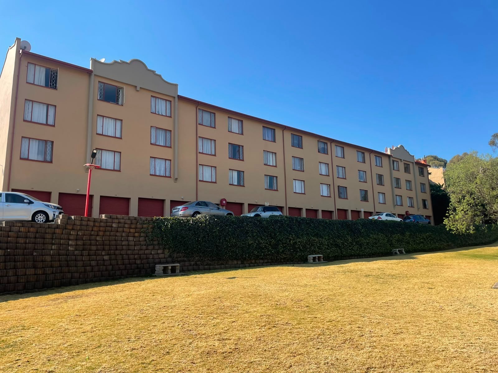 2 - bedroom,1- bathroom apartment in lovely secure complex.