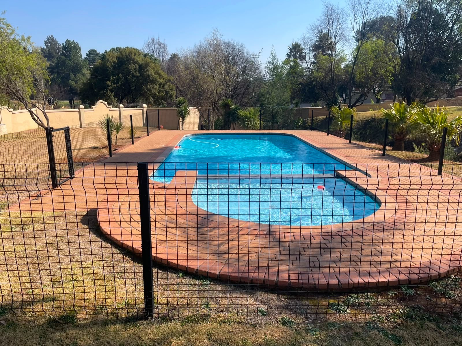 Apartment for sale in Helderkruin, Roodepoort, 62 m²