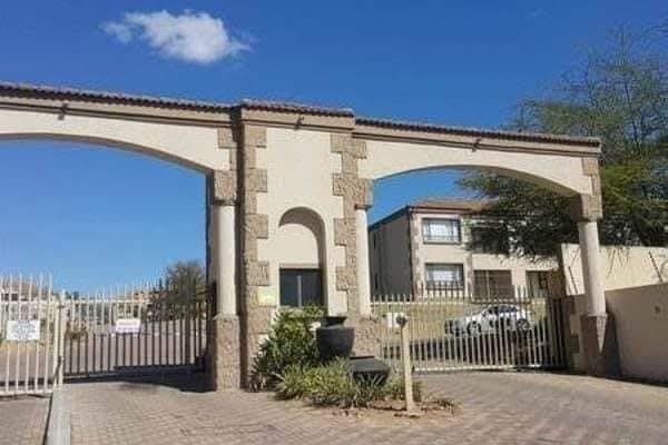 Apartment For Sale in Stonehenge, Nelspruit